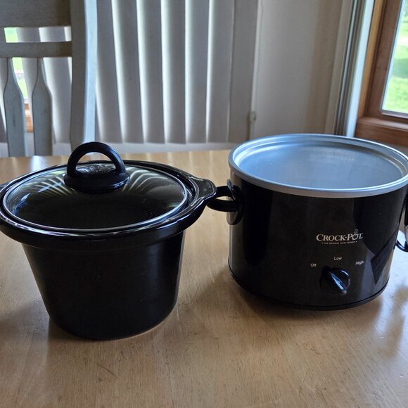 Crock Pot 2 Quart Slow Cooker (20) - Picture 2 of 4